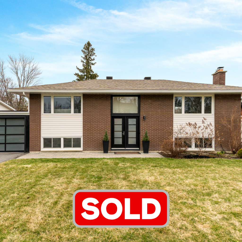 Bungalow property in Crystal Beach. Anna Alemi Ottawa Realtor. A single-family detached home with beautiful scenery and blue skies.