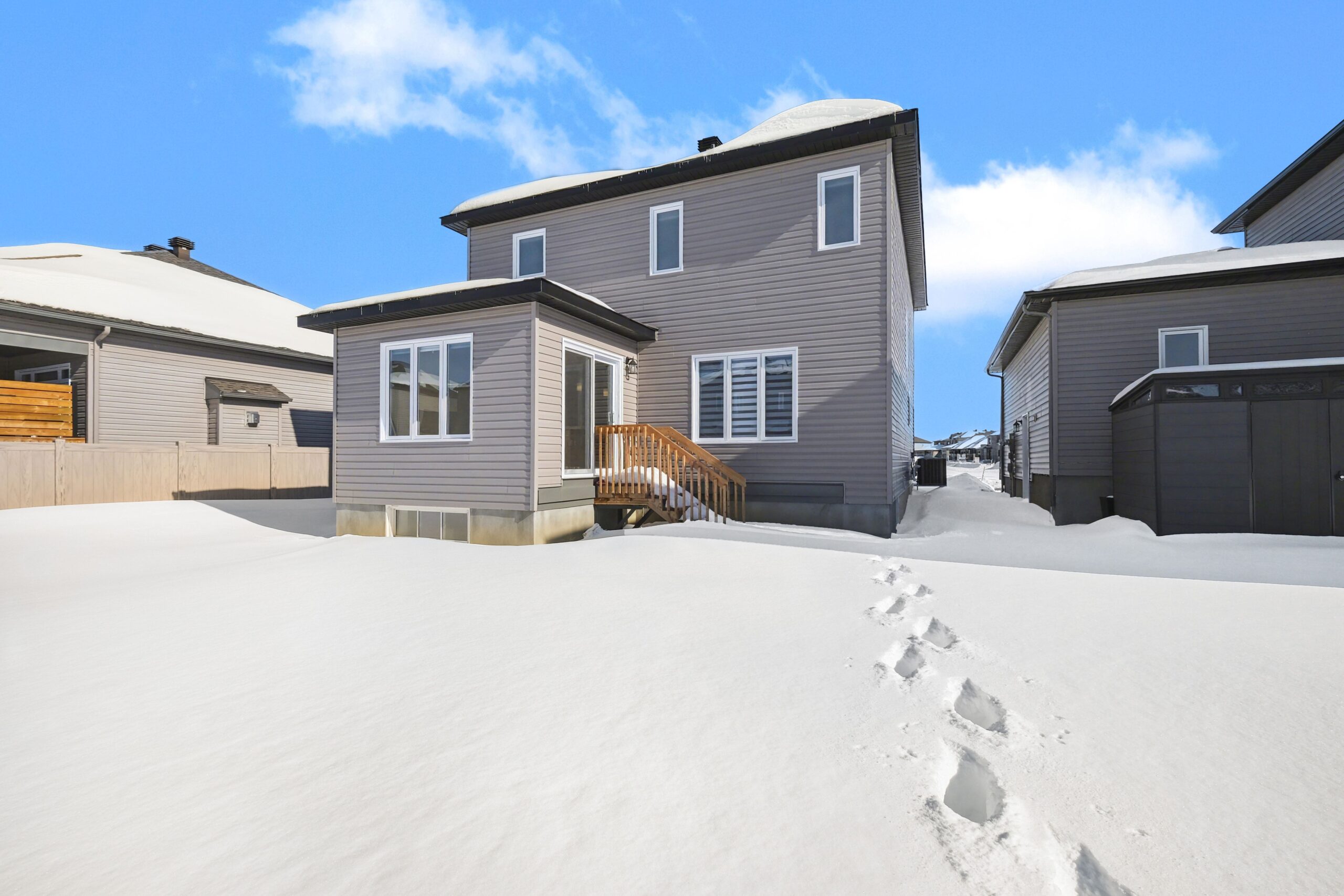 031_429_aurora_st_31_84